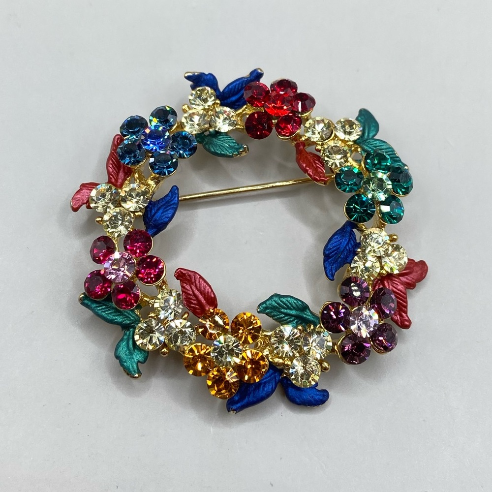 Rucinni Flower Wreath Brooch
